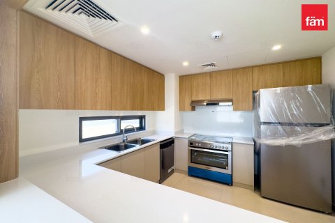 Villa para arrendamento em Dubai, EAU 4 quartos, 444.4 m2 № 632876 - foto 4