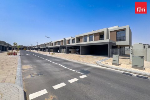 Villa para arrendamento em Dubai, EAU 4 quartos, 444.4 m2 № 632876 - foto 1