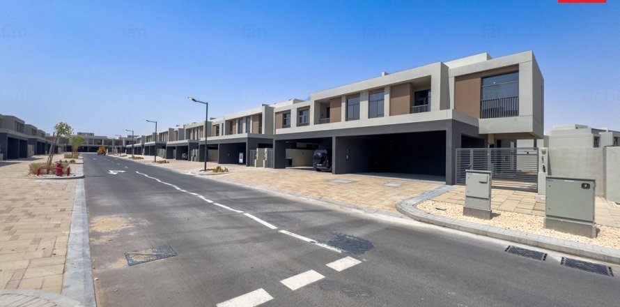 Villa em Dubai, EAU 4 quartos, 444.4 m2 № 632876