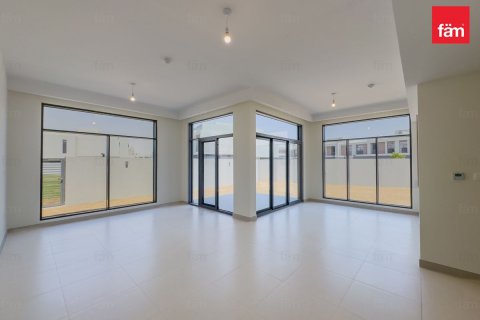 Villa para arrendamento em Dubai, EAU 4 quartos, 444.4 m2 № 632876 - foto 2