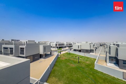 Villa para arrendamento em Dubai, EAU 4 quartos, 444.4 m2 № 632876 - foto 20