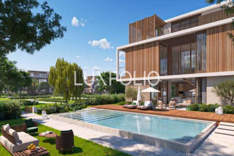 Villa in Dubai Land, UAE 5 bedrooms, 493 sq.m. № 627956 - photo 1