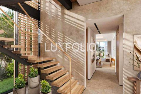 Villa in Dubai Land, UAE 5 bedrooms, 493 sq.m. № 627956 - photo 4