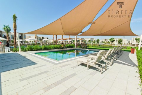 Townhouse in Dubai Land, Dubai, UAE 3 bedrooms, 184.7 sq.m. № 572413 - photo 2