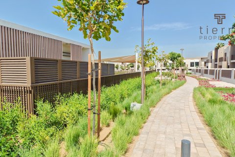 Townhouse in Dubai Land, Dubai, UAE 3 bedrooms, 184.7 sq.m. № 572413 - photo 3