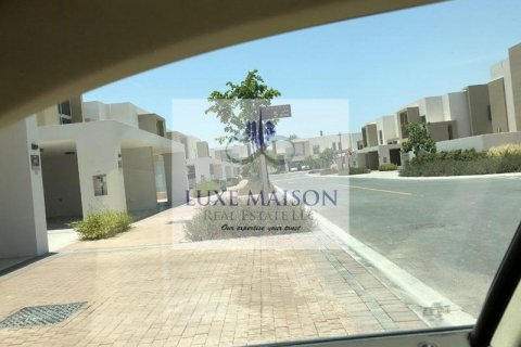 Villa in Arabian Ranches, Dubai, UAE 4 bedrooms, 275.1 sq.m. № 572368 - photo 12