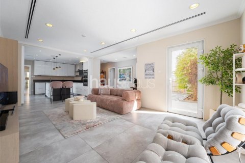 Villa till försäljning i Dubai Investment Park, Dubai, UAE 4 sovrum, 404 kvm Nr. 625168 - fotografi 11