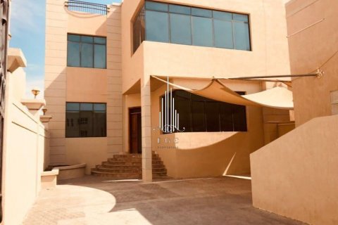 Villa in affitto a Khalifa City, Abu Dhabi, EAU 5 camere da letto, 343.7 mq. № 549026 - foto 10