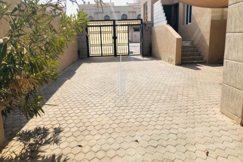 Villa in affitto a Khalifa City, Abu Dhabi, EAU 5 camere da letto, 343.7 mq. № 549026 - foto 5