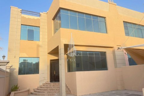 Villa in affitto a Khalifa City, Abu Dhabi, EAU 5 camere da letto, 343.7 mq. № 549026 - foto 3