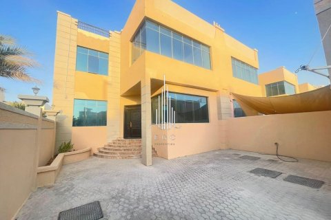 Villa in affitto a Khalifa City, Abu Dhabi, EAU 5 camere da letto, 343.7 mq. № 549026 - foto 7