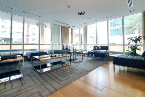 Apartment in Dubai Marina, Dubai, UAE 2 bedrooms, 124.29956885 sq.m. № 585068 - photo 22