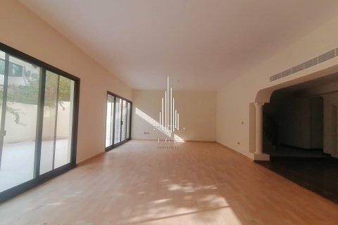 Byt v Al Khalidiya, Abu Dhabi, SAE 4 ložnice, 260.1 m² Č.: 572777 - fotografie 5