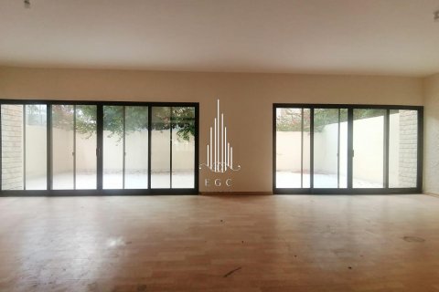 Byt v Al Khalidiya, Abu Dhabi, SAE 4 ložnice, 260.1 m² Č.: 572777 - fotografie 4