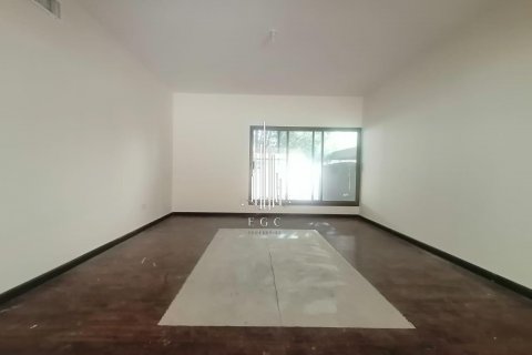 Byt v Al Khalidiya, Abu Dhabi, SAE 4 ložnice, 260.1 m² Č.: 572777 - fotografie 3
