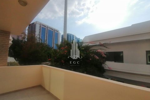 Byt v Al Khalidiya, Abu Dhabi, SAE 4 ložnice, 260.1 m² Č.: 572777 - fotografie 1