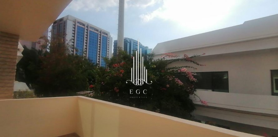 Byt v Al Khalidiya, Abu Dhabi, SAE 4 ložnice, 260.1 m² Č.: 572777