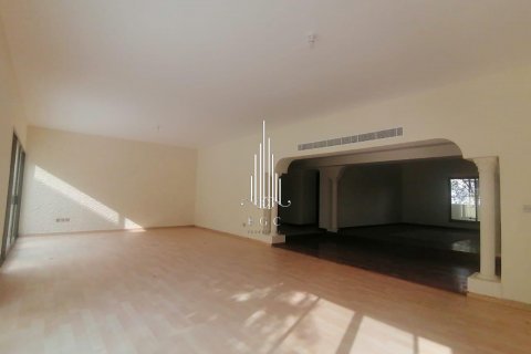 Byt v Al Khalidiya, Abu Dhabi, SAE 4 ložnice, 260.1 m² Č.: 572777 - fotografie 7