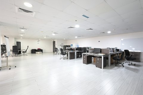משרד למכירה ב Jumeirah Lake Towers, Dubai, איחוד האמירויות  193.9 מ"ר, מספר 576209 - תמונה 2
