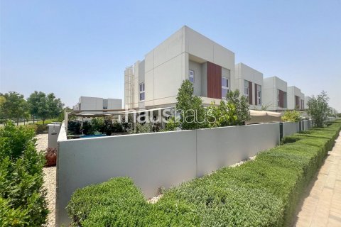 Townhouse sa Dubai Land, Dubai, UAE 4 silid-tulugan, 209 sq.m. № 625236 - larawan 1