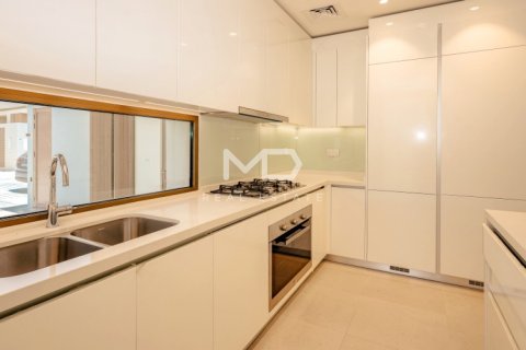 Shtëpi në qytet në Abu Dhabi, Emiratet e Bashkuara Arabe 3 dhoma gjumi, 227 m2. № 555163 - Foto 15