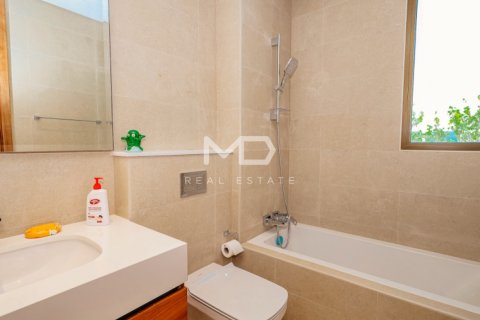 Villa in Abu Dhabi, UAE 5 bedrooms, 618.9 sq.m. № 555160 - photo 45