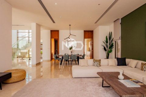 Villa in Abu Dhabi, UAE 5 bedrooms, 618.9 sq.m. № 555160 - photo 16