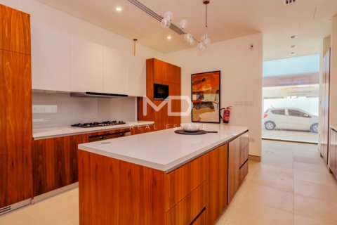 Villa in Abu Dhabi, UAE 5 bedrooms, 618.9 sq.m. № 555160 - photo 19