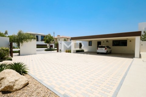 Villa in Abu Dhabi, UAE 5 bedrooms, 618.9 sq.m. № 555160 - photo 2