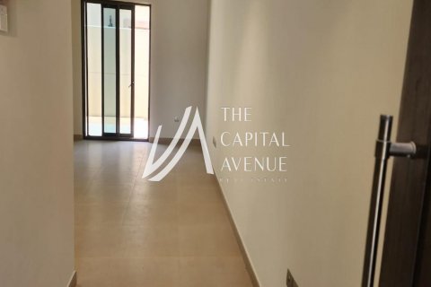 Townhouse in Khalifa City, Abu Dhabi, UAE 3 bedrooms, 172 sq.m. № 605088 - photo 16
