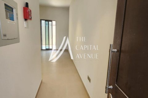 Townhouse in Khalifa City, Abu Dhabi, UAE 3 bedrooms, 172 sq.m. № 605088 - photo 19