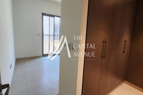Townhouse in Khalifa City, Abu Dhabi, UAE 3 bedrooms, 172 sq.m. № 605088 - photo 12