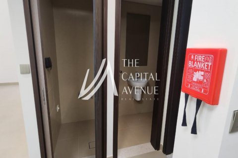 Townhouse in Khalifa City, Abu Dhabi, UAE 3 bedrooms, 172 sq.m. № 605088 - photo 18