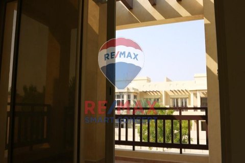 Řadový dům v Baniyas, Abu Dhabi, SAE 3 ložnice, 466 m² Č.: 580220 - fotografie 15