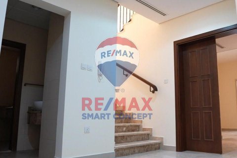 Řadový dům v Baniyas, Abu Dhabi, SAE 3 ložnice, 466 m² Č.: 580220 - fotografie 24