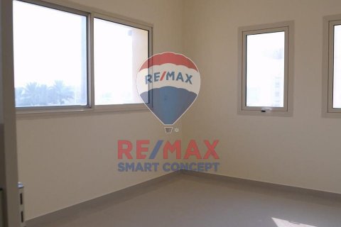 Řadový dům v Baniyas, Abu Dhabi, SAE 3 ložnice, 466 m² Č.: 580220 - fotografie 13