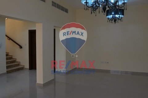 Řadový dům v Baniyas, Abu Dhabi, SAE 3 ložnice, 466 m² Č.: 580220 - fotografie 3
