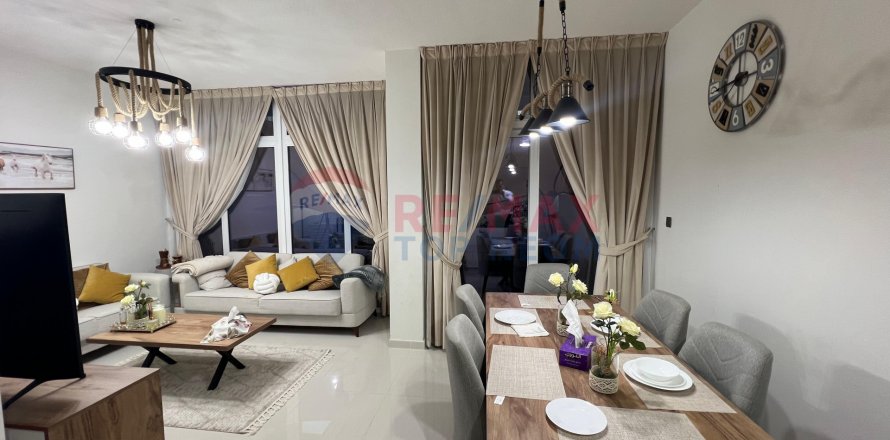 Vilë në Dubai, Emiratet e Bashkuara Arabe 3 dhoma gjumi, 112.2 m2. № 556474