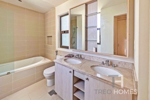 Villa in Reem, Dubai, UAE 3 bedrooms, 238 sq.m. № 597593 - photo 18