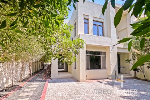 Villa in Reem, Dubai, UAE 3 bedrooms, 238 sq.m. № 597593 - photo 1