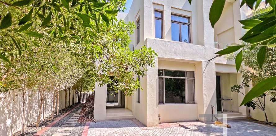 Villa in Reem, Dubai, UAE 3 bedrooms, 238 sq.m. № 597593