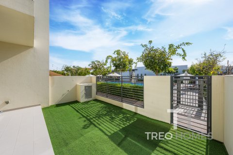 Townhouse in Arabian Ranches 2, Dubai, UAE 3 bedrooms, 185 sq.m. № 597591 - photo 13