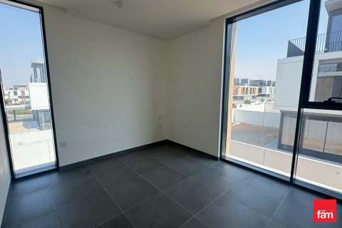 Villa til salg i Dubai, UAE 4 soveværelser, 389.3 kvm № 621587 - foto 9