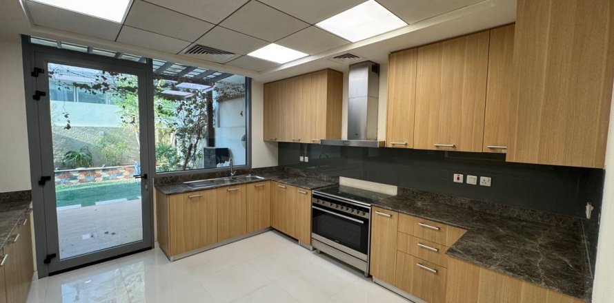 Adosado en Jebel Ali, Dubai, EAU 3 dormitorios, 232.5 m² № 631861