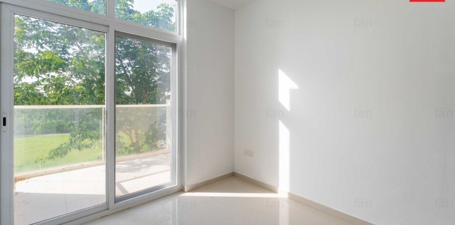 阿联酋 Dubai 联排别墅  4 卧, 112.2 平方米 , 编号 624943