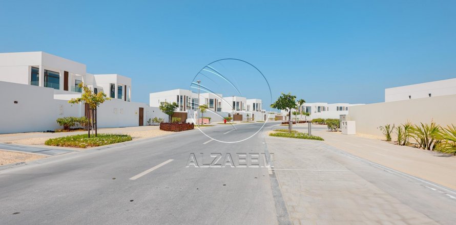 Vilë në Abu Dhabi, Emiratet e Bashkuara Arabe 6 dhoma gjumi, 1138 m2. № 615559