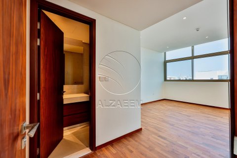 Vilë në Abu Dhabi, Emiratet e Bashkuara Arabe 6 dhoma gjumi, 1138 m2. № 615559 - Foto 16
