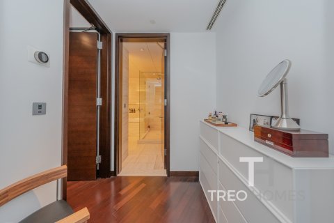 Apartment in Burj Khalifa, Dubai, UAE 2 bedrooms, 189 sq.m. № 586402 - photo 10