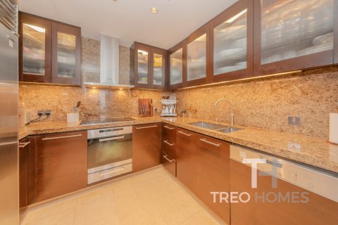 Apartment in Burj Khalifa, Dubai, UAE 2 bedrooms, 189 sq.m. № 586402 - photo 6