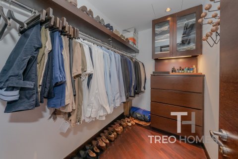 Apartment in Burj Khalifa, Dubai, UAE 2 bedrooms, 189 sq.m. № 586402 - photo 11